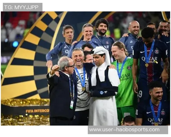 恩里克首次见证连续扑出四个点球巴黎喜获新奖杯庆祝时刻