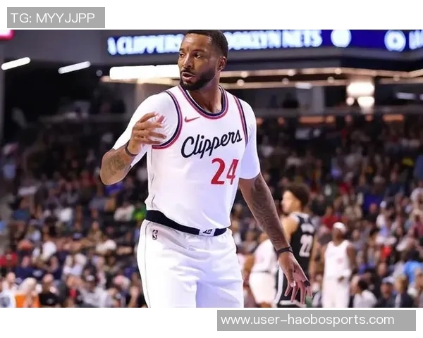 鲍威尔回应快船新援传闻表达对管理层的不满与决心