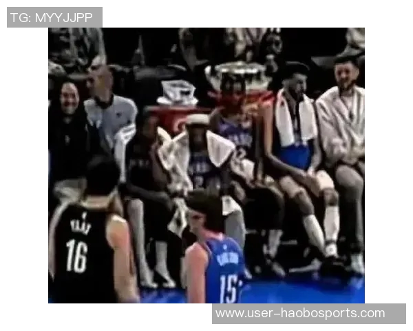 亚历山大与杨瀚森初次见面尴尬收场再次互动小杨羞涩回应引发关注