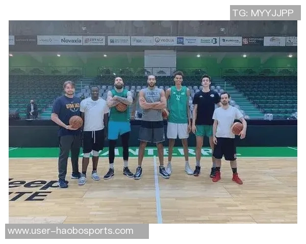 国王主帅称赞雷诺换防能力与考德威尔搭档提升球队表现